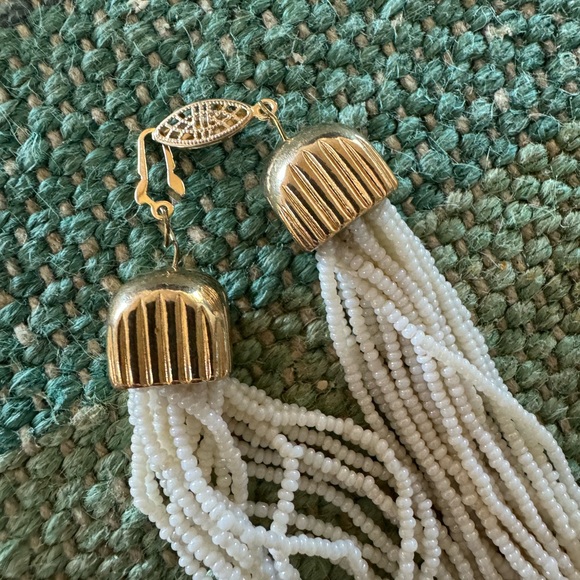 Vintage Creamy Pearl Multi-strand Necklace - Picture 2 of 3